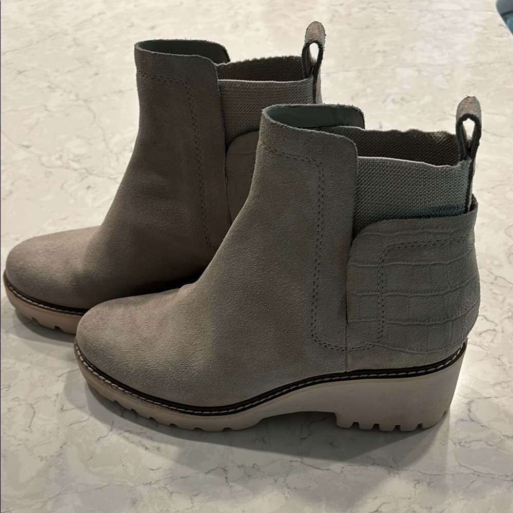 Dolce Vita Tan Ankle Booties with Chunky Sole